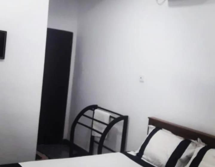 تختخواب و صبحانه Anusha Holiday Inn