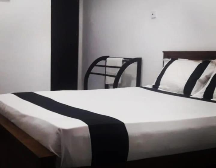 تختخواب و صبحانه Anusha Holiday Inn