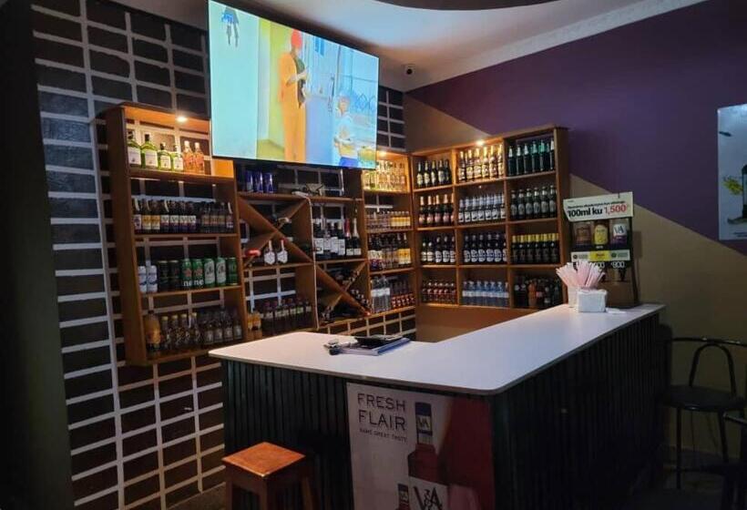 تختخواب و صبحانه Galaxy Executive Inn,bar & Restaurant Wakiso