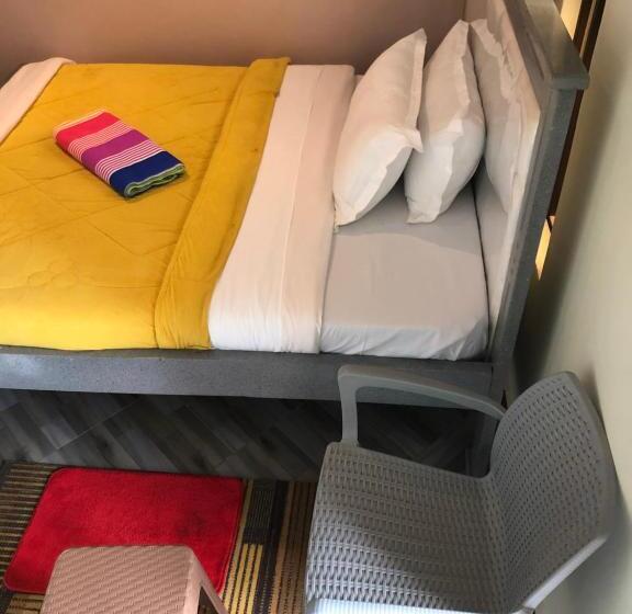 تختخواب و صبحانه Galaxy Executive Inn,bar & Restaurant Wakiso