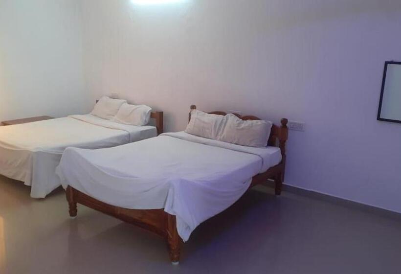 هتل Beach House Studio