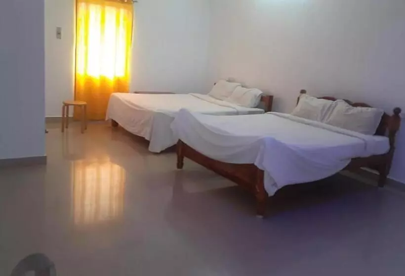 Hotelli Beach House Studio