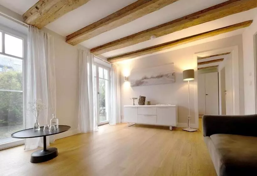 Hotelli Der Charlottenhof