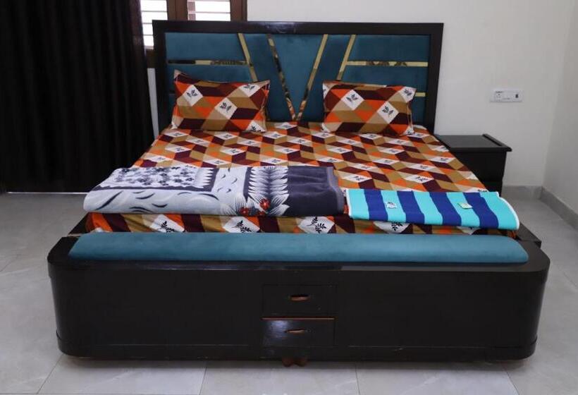 Отель Rang Vilas Residency Vrindavan