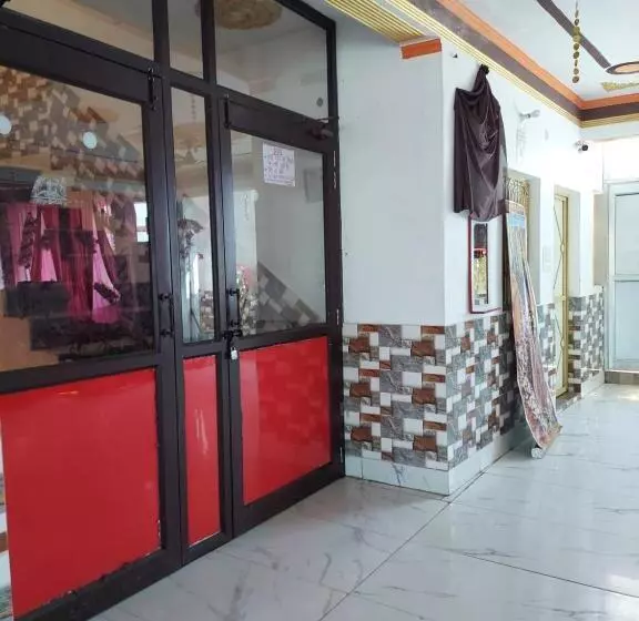 Hotelli Sanjay Resort And