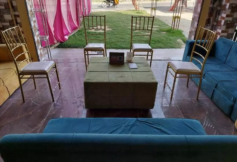 Hotelli Sanjay Resort And