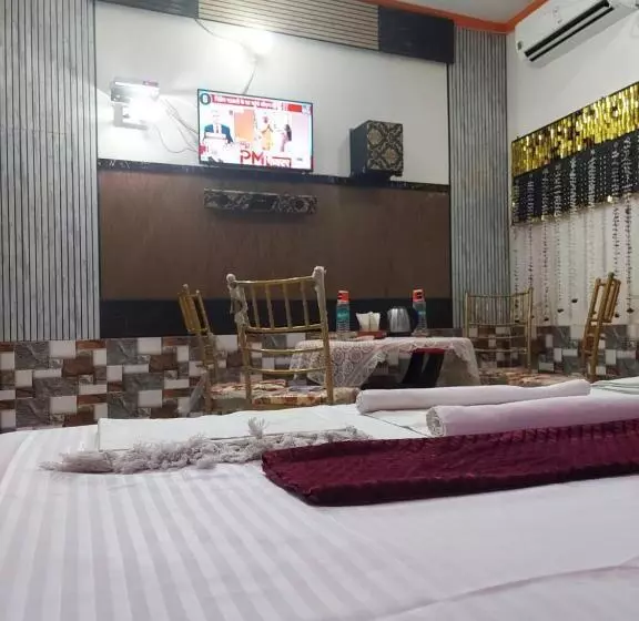 Hotelli Sanjay Resort And