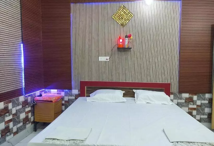 Hotelli Sanjay Resort And