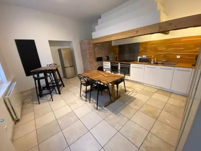 هتل Chez Victor H