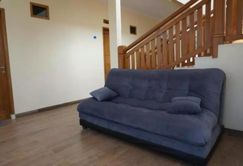 Pensió Cipada Guesthouse Syariah