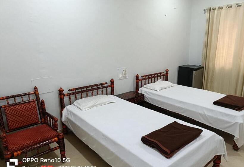 بنسيون Iskcon Temple Vadodara