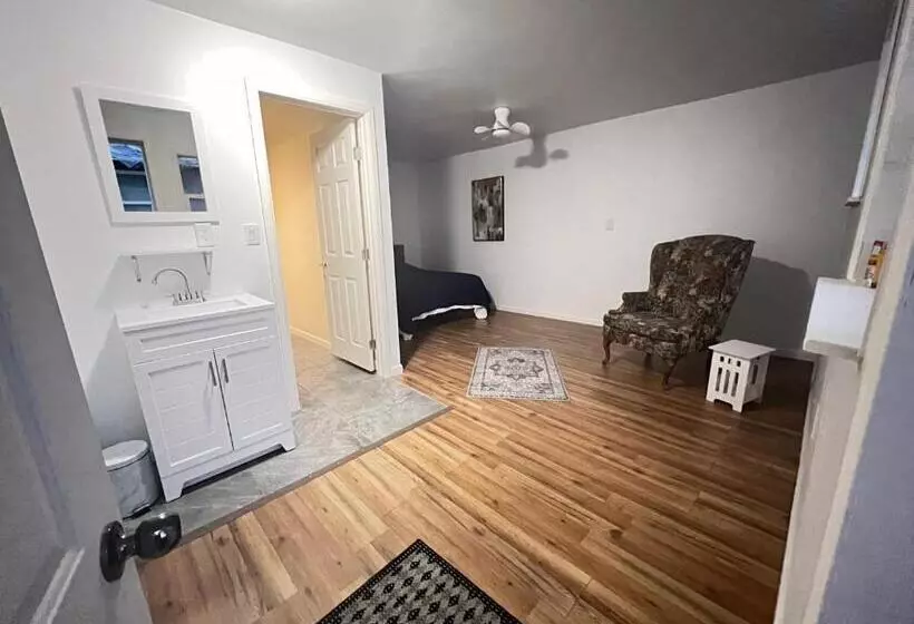 Majatalo Littlebetty S Landingpad