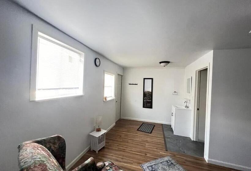 بنسيون Littlebetty S Landingpad