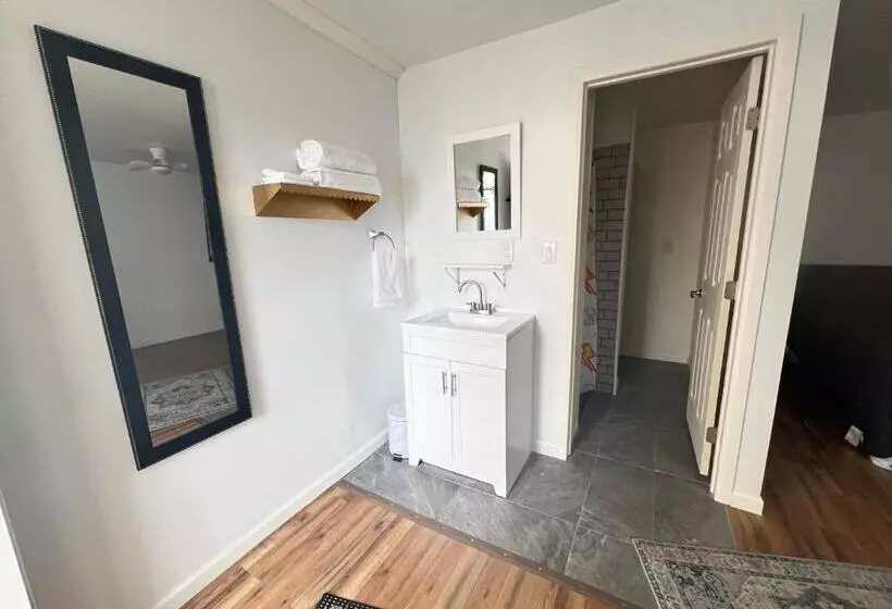 Majatalo Littlebetty S Landingpad