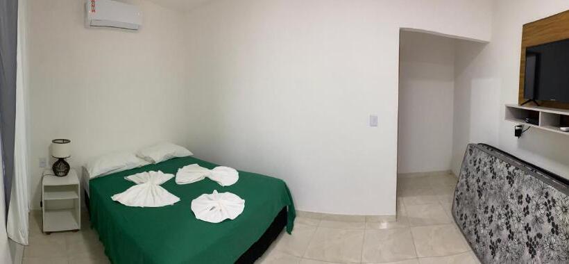 פנסיון Quatro Estações