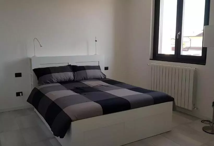 Black And White B&b Urgnano