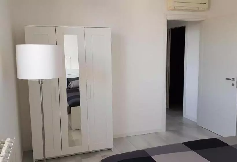 Black And White B&b Urgnano