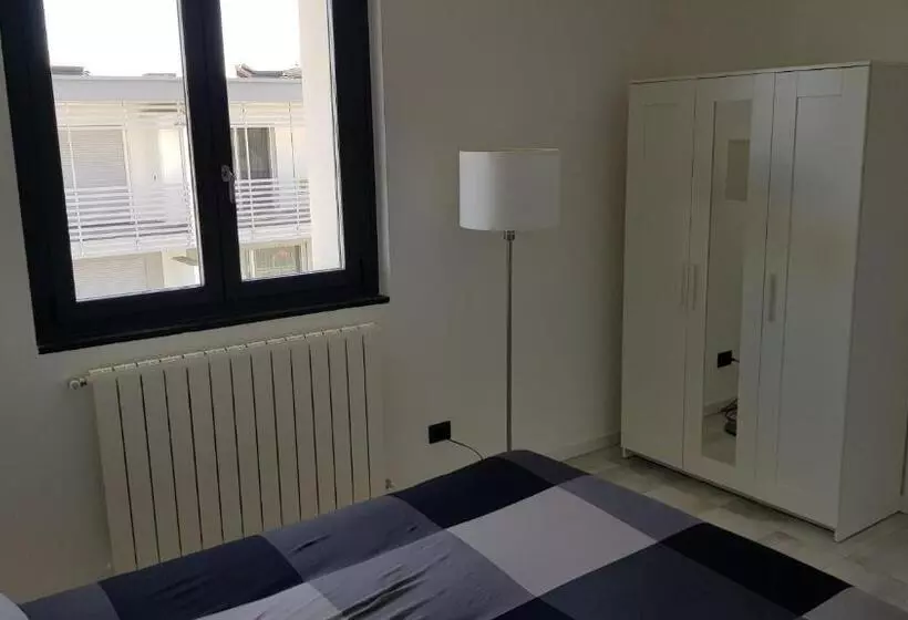 Black And White B&b Urgnano