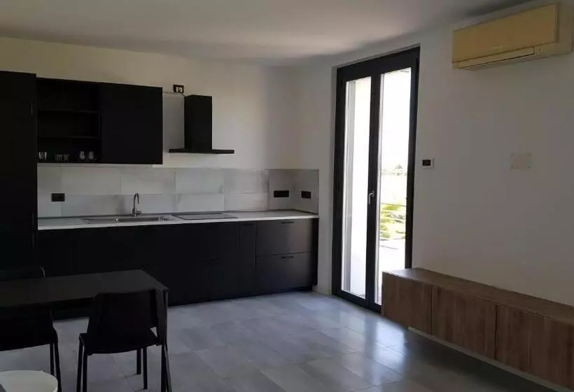 Black And White B&b Urgnano