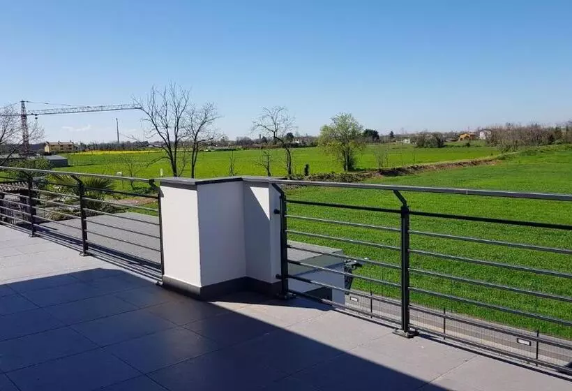 Black And White B&b Urgnano