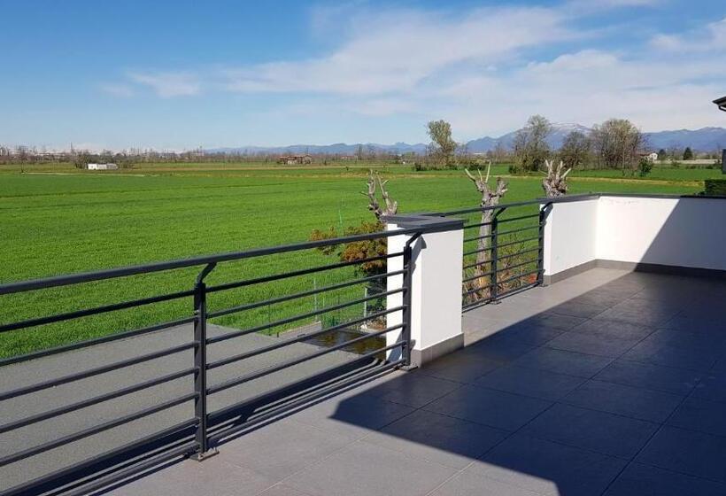 Black And White B&b Urgnano