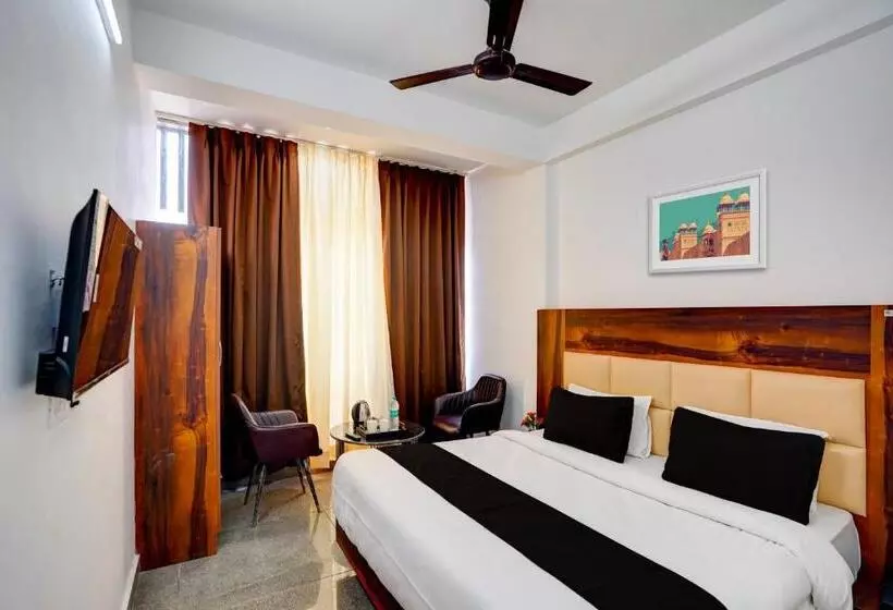 Collection O Hotel Apple Tree