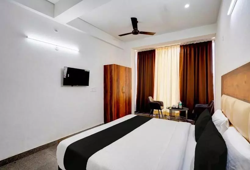 Collection O Hotel Apple Tree