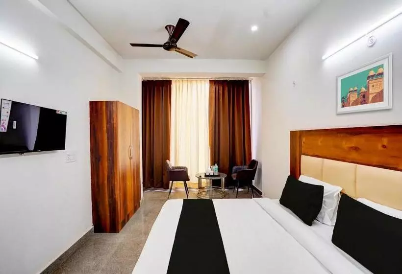 Collection O Hotel Apple Tree