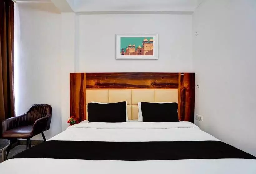 Collection O Hotel Apple Tree
