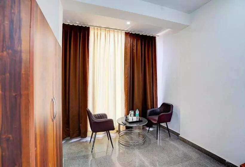 Collection O Hotel Apple Tree