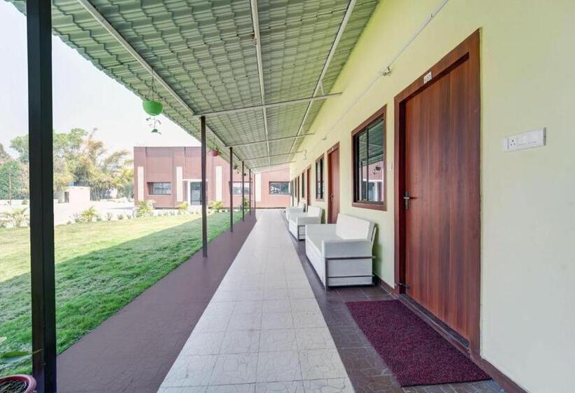 Collection O Vnr Hotel And Resort