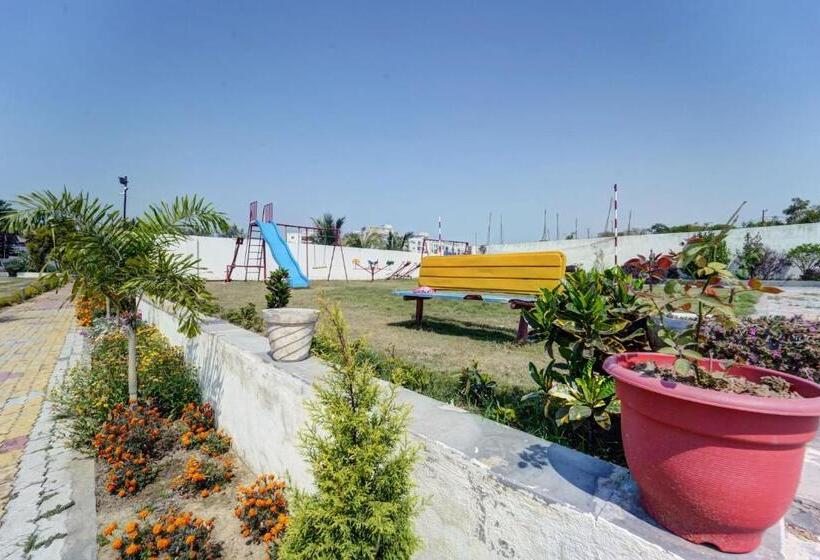 Collection O Vnr Hotel And Resort