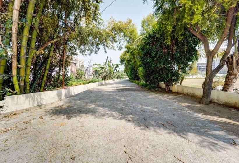 Collection O Vnr Hotel And Resort