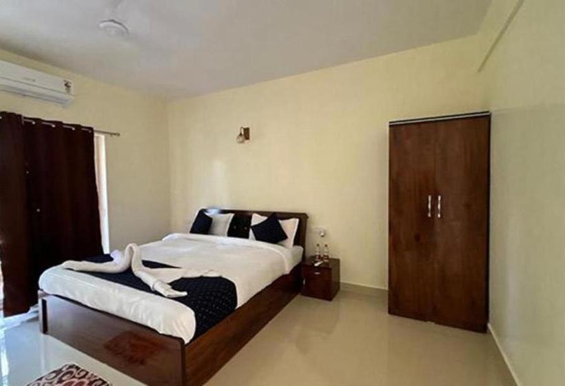 Fabhotel Sterling Garden