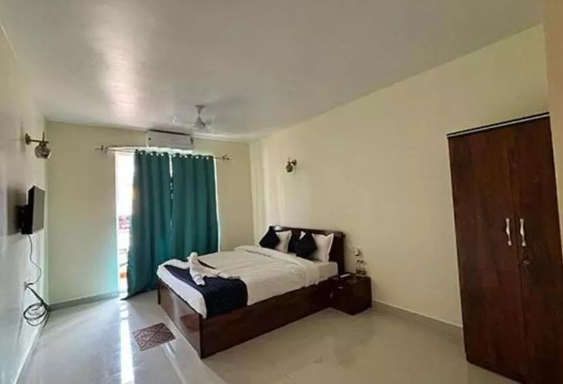 Fabhotel Sterling Garden