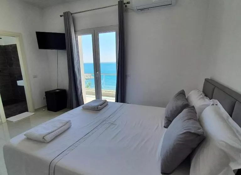 Hotel 33