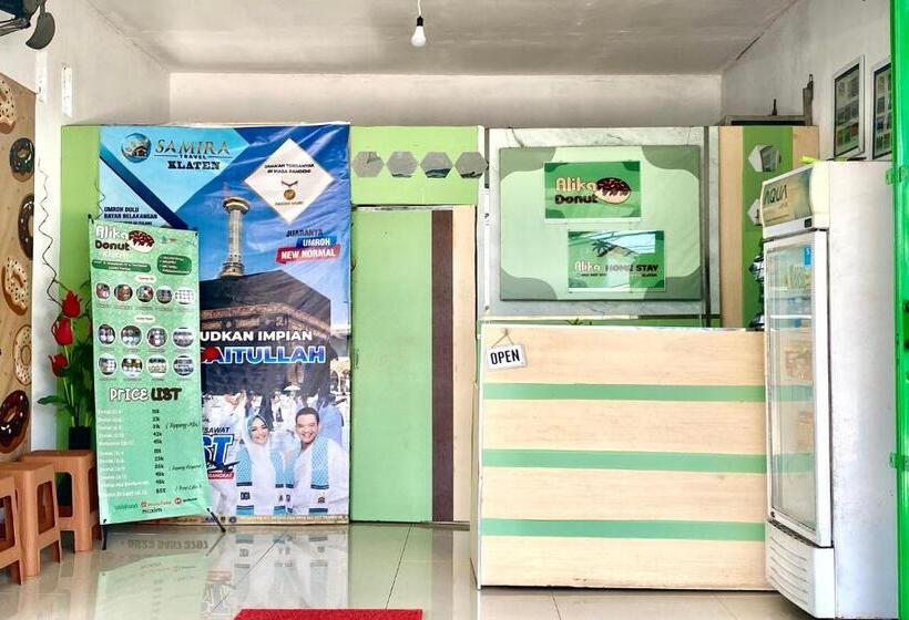 בית מלון כפרי Capital O 93829 Alika Homestay Syariah