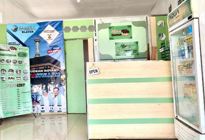 בית מלון כפרי Capital O 93829 Alika Homestay Syariah