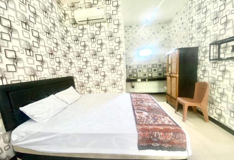 בית מלון כפרי Capital O 93829 Alika Homestay Syariah