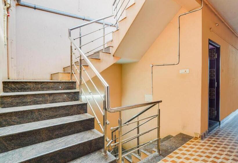 Hotel Collection O Avrs