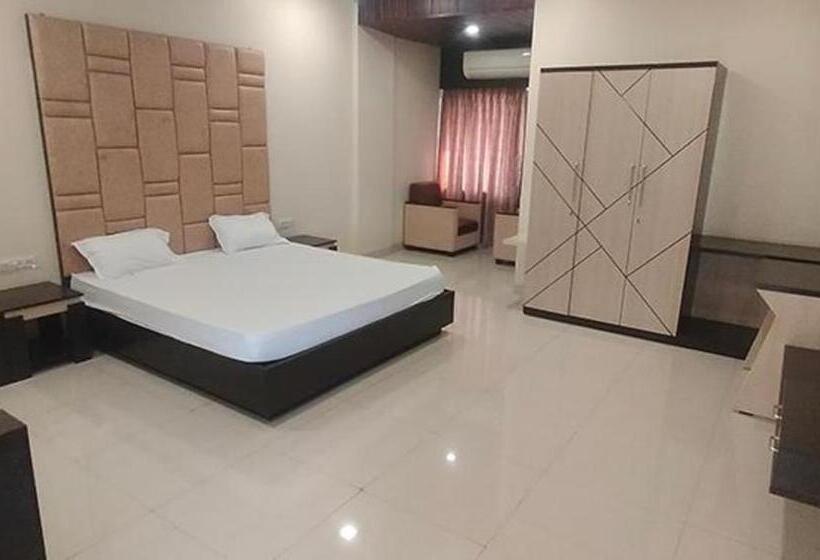 Hotel Fabexpress Sky Maulshree