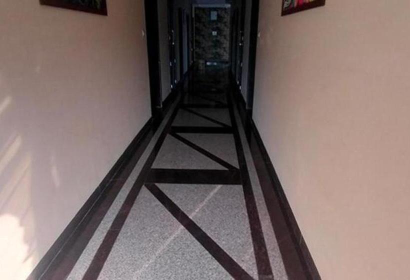 Hotel Fabexpress Sky Maulshree