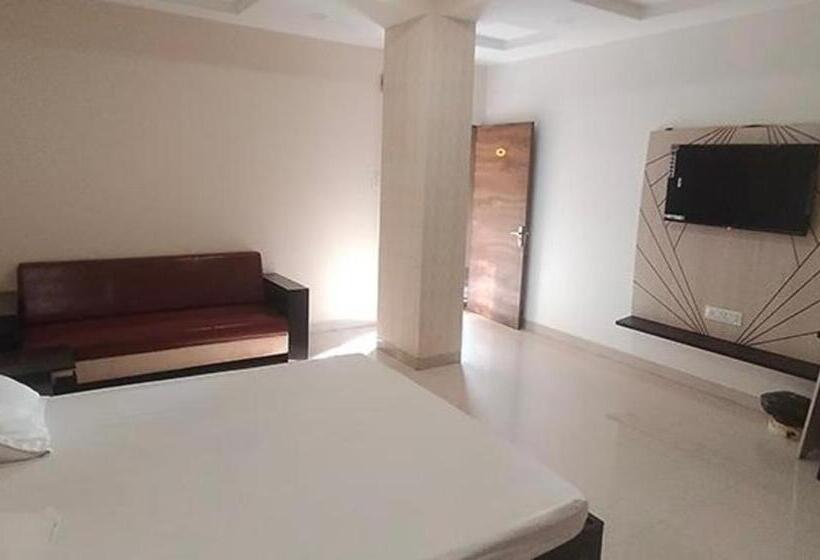 Hotel Fabexpress Sky Maulshree