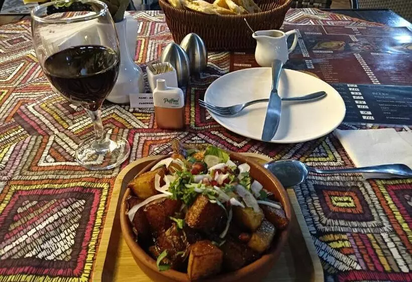 هتل Home Romeoshvili