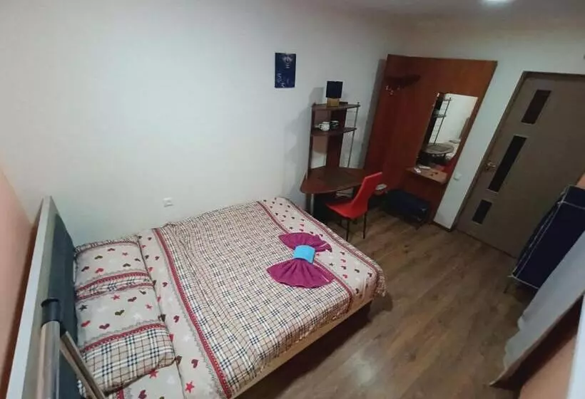 هتل Home Romeoshvili