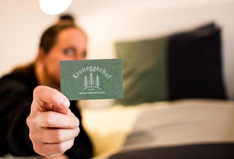 בית מלון כפרי Kroneggerhof