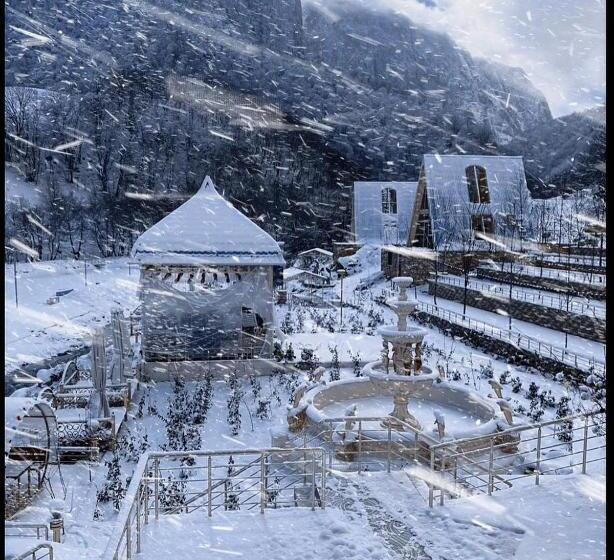 هتل Mountain Breeze