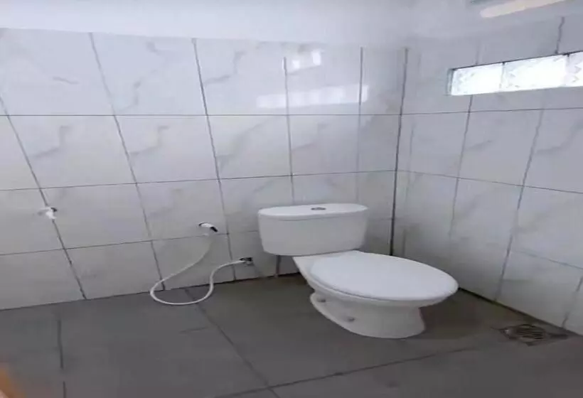 Hotelli Oyo 93841 Panorama Dewi