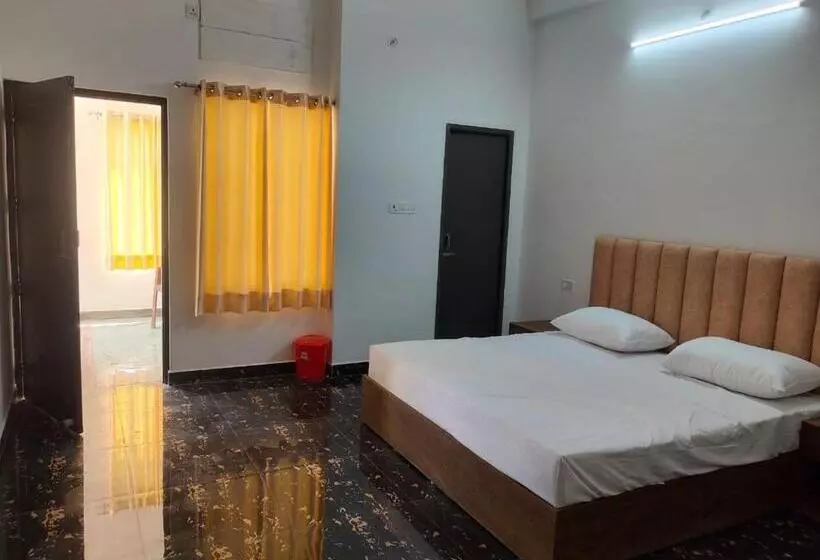 Hotelli O Samar Palace