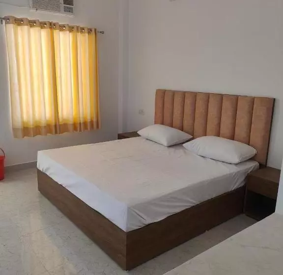 Hotelli O Samar Palace